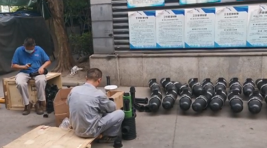 疊片污水處理器，正在裝配